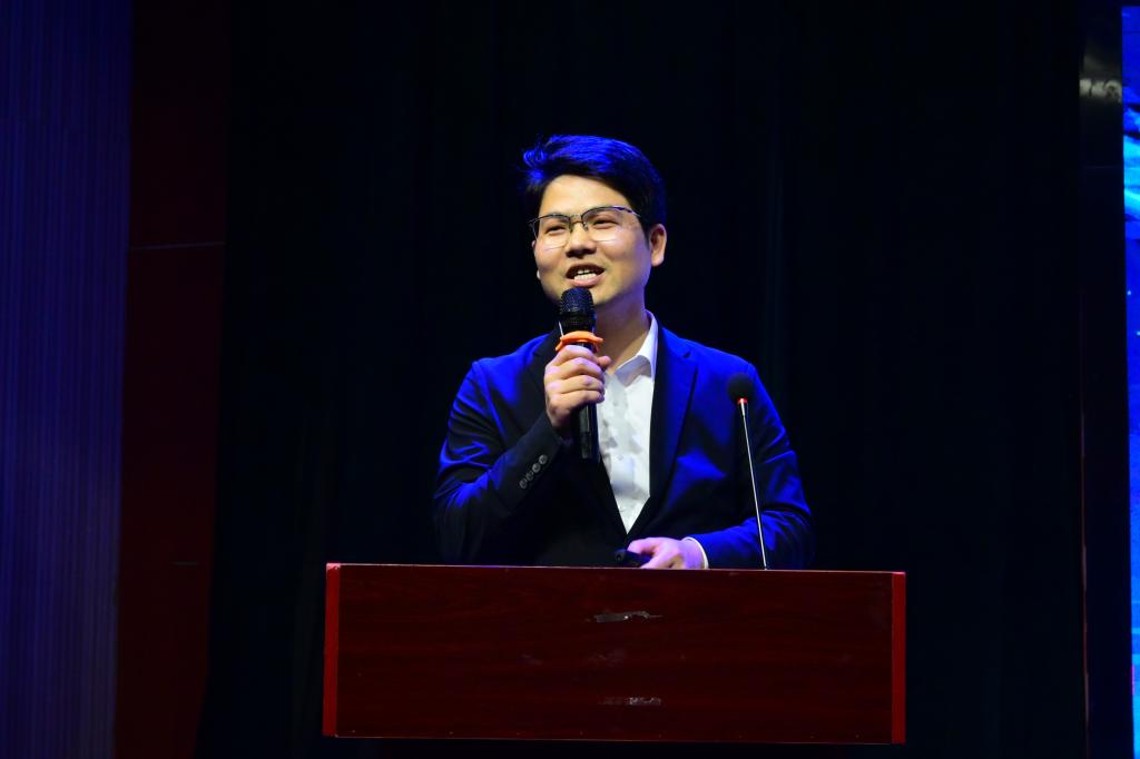 谈球吧体育官网入口