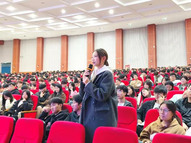 谈球吧体育官网入口
